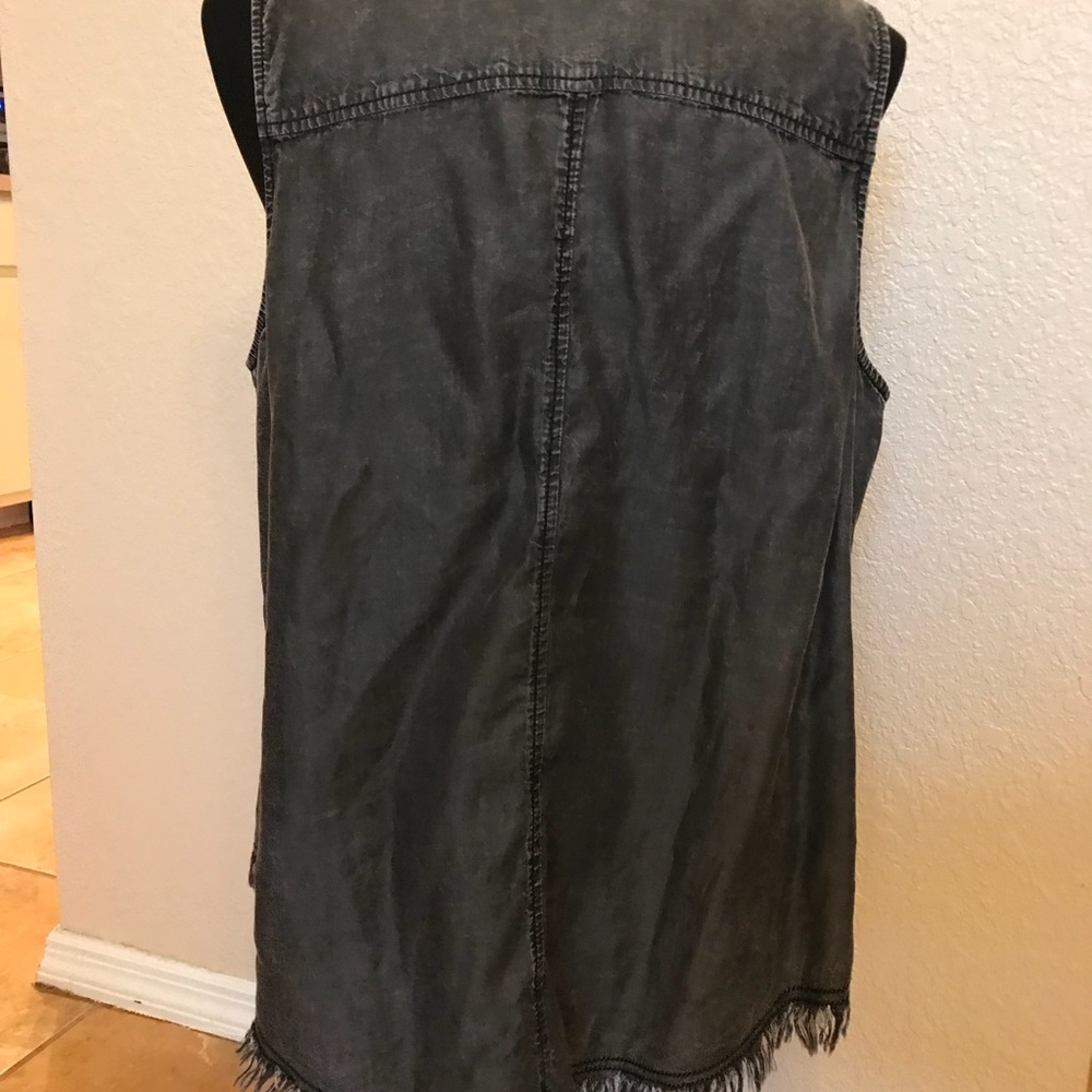 🎸Rock & Republic🎸Fringed Sleeveless Top - Picture 3 of 4